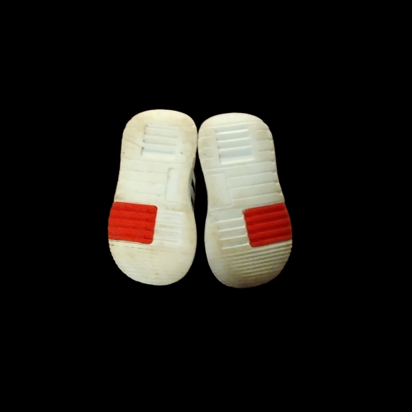 ♥️ 💙 Unisex Adidas Racer TR21 Toddler Size 5 Black & White running shoes - Picture 5 of 7